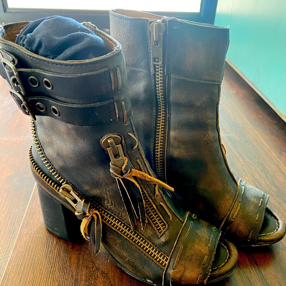🔥 FREEBIRD booties. brown. 9 Out of stock. Authentic leather.